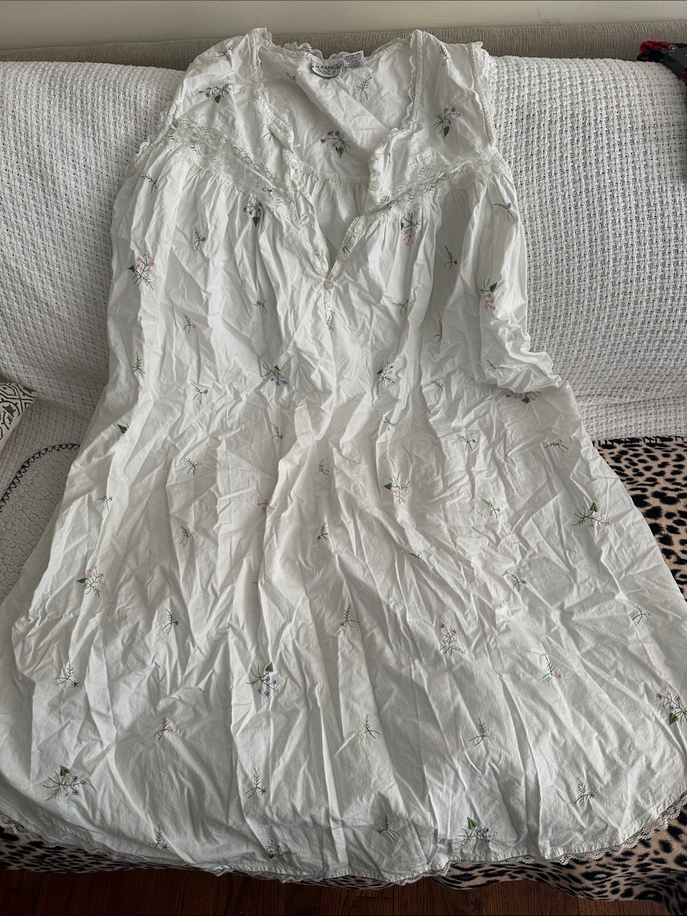 White Floral Cotton Sleeveless Nightgown The Added Touch vintage XL
